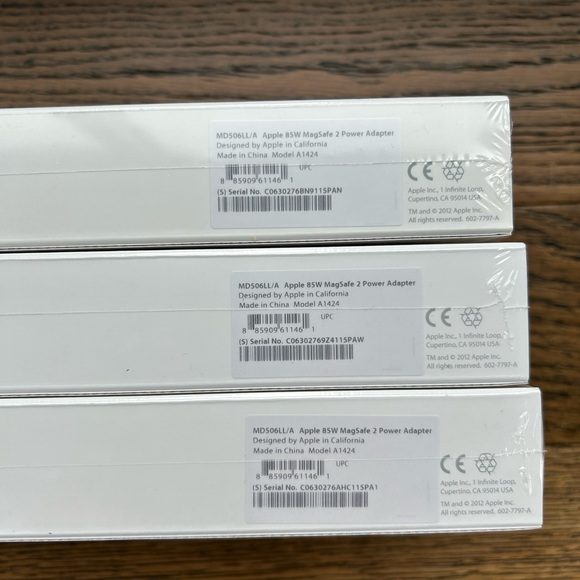 Apple 85W MagSafe Power Adapter - Picture 3 of 6
